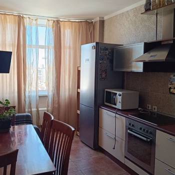 Сдается 1-комнатная квартира, 51 м²
