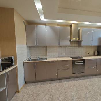 Сдается 1-комнатная квартира, 51 м²