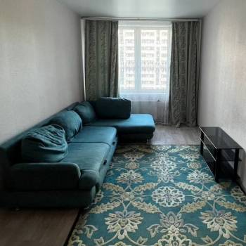 Сдается 1-комнатная квартира, 100 м²
