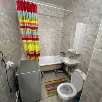 Сдается 1-комнатная квартира, 100 м²