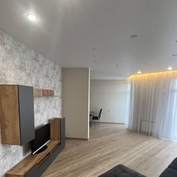 Сдается 1-комнатная квартира, 52 м²