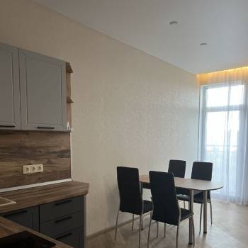 Сдается 1-комнатная квартира, 52 м²