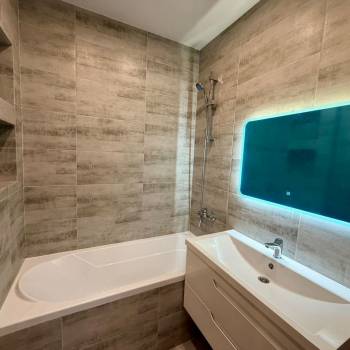 Продается 1-комнатная квартира, 40 м²