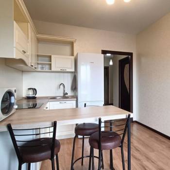 Сдается 1-комнатная квартира, 55 м²