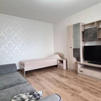 Сдается 1-комнатная квартира, 55 м²