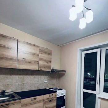 Сдается 1-комнатная квартира, 42 м²