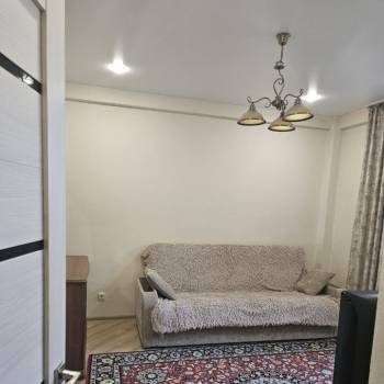 Продается 1-комнатная квартира, 43 м²