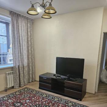 Продается 1-комнатная квартира, 43 м²