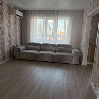 Продается Многокомнатная квартира, 102 м²