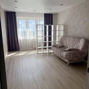 Продается Многокомнатная квартира, 102 м²