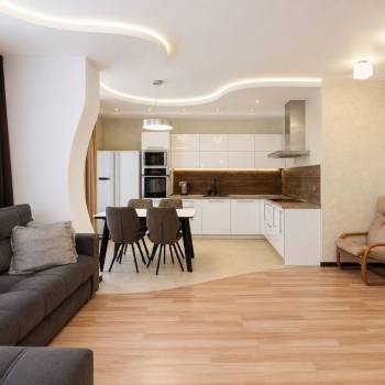 Сдается 2-х комнатная квартира, 94 м²