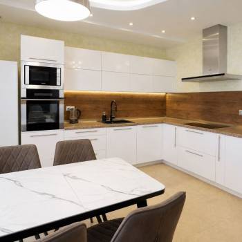 Сдается 2-х комнатная квартира, 94 м²