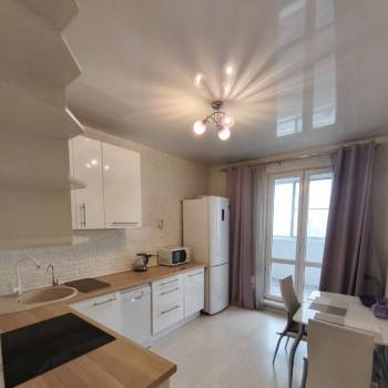 Сдается 1-комнатная квартира, 40 м²