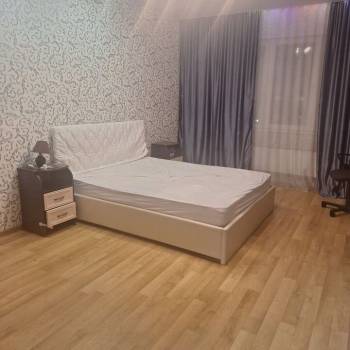 Сдается 1-комнатная квартира, 56 м²