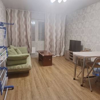 Сдается 1-комнатная квартира, 56 м²