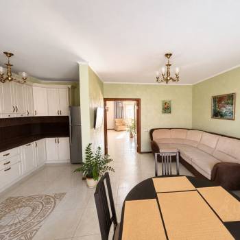 Продается 3-х комнатная квартира, 140 м²