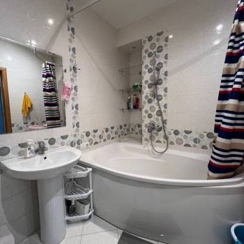 Сдается 1-комнатная квартира, 49,4 м²