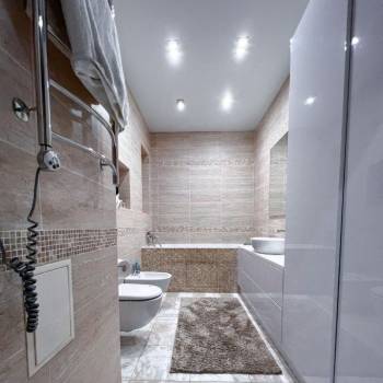 Продается 1-комнатная квартира, 100 м²