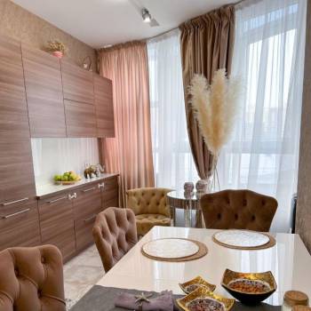 Продается 1-комнатная квартира, 100 м²