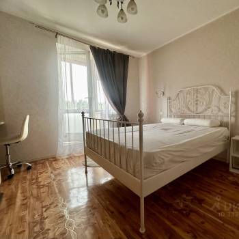 Сдается 1-комнатная квартира, 60 м²