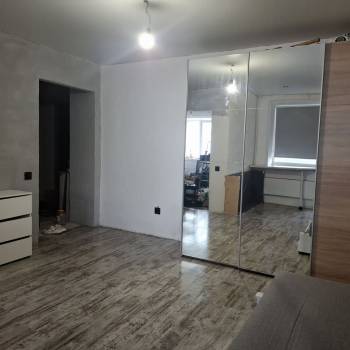 Продается 1-комнатная квартира, 35 м²