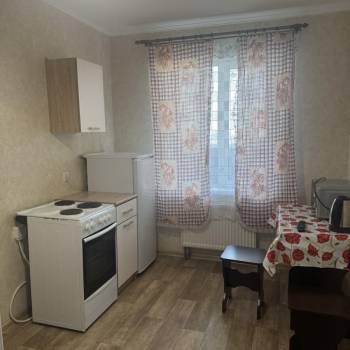Сдается 1-комнатная квартира, 38 м²
