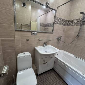 Продается 1-комнатная квартира, 42,4 м²
