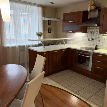 Сдается Многокомнатная квартира, 80 м²