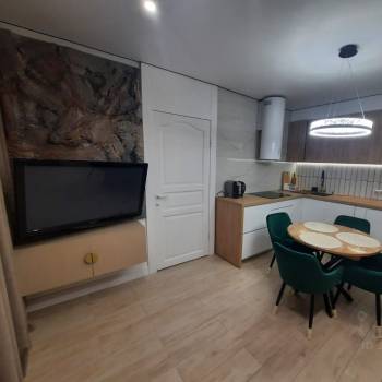 Продается Многокомнатная квартира, 60 м²