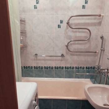 Сдается Многокомнатная квартира, 60 м²