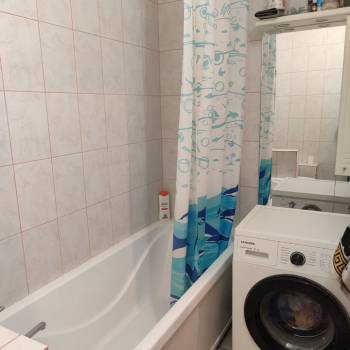 Продается 1-комнатная квартира, 45 м²