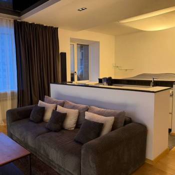 Продается 1-комнатная квартира, 58,4 м²