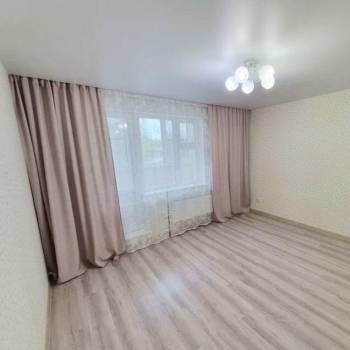 Продается 1-комнатная квартира, 49,5 м²