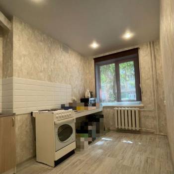 Продается Многокомнатная квартира, 70 м²