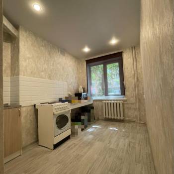 Продается Многокомнатная квартира, 70 м²
