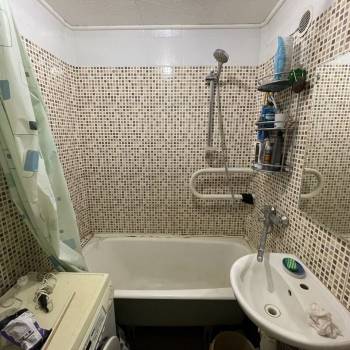 Продается Многокомнатная квартира, 70 м²
