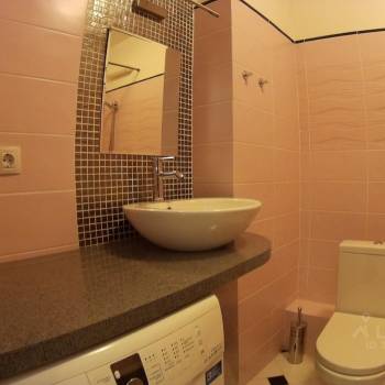 Продается 1-комнатная квартира, 38 м²