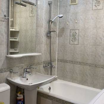 Сдается Многокомнатная квартира, 60 м²
