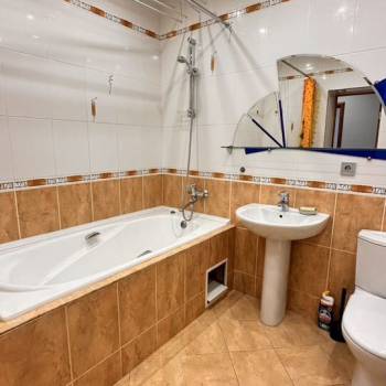 Сдается Многокомнатная квартира, 100 м²