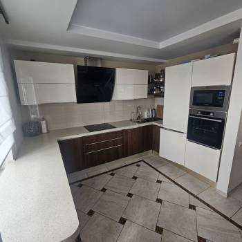 Продается Многокомнатная квартира, 146,9 м²