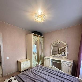 Продается 1-комнатная квартира, 37 м²
