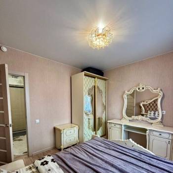 Продается 1-комнатная квартира, 37 м²