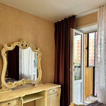 Продается 1-комнатная квартира, 37 м²