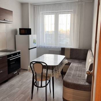 Сдается 1-комнатная квартира, 39 м²