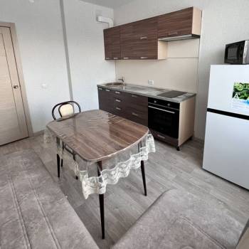 Сдается 1-комнатная квартира, 39 м²