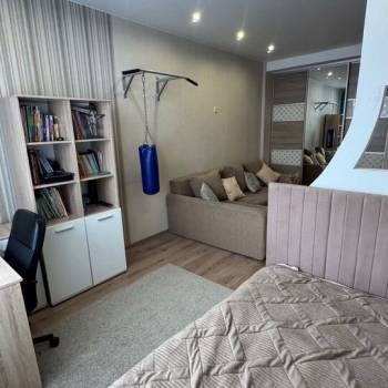 Продается Многокомнатная квартира, 133,5 м²
