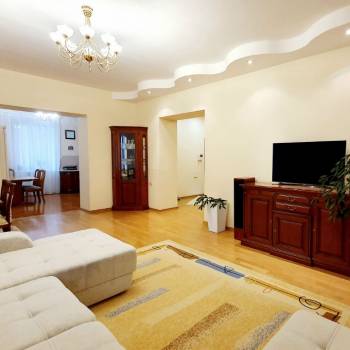 Сдается Многокомнатная квартира, 132 м²