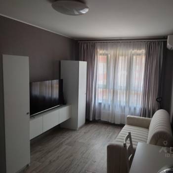 Продается 1-комнатная квартира, 37 м²