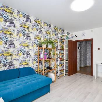 Продается 1-комнатная квартира, 42 м²
