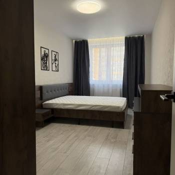 Сдается Многокомнатная квартира, 90 м²